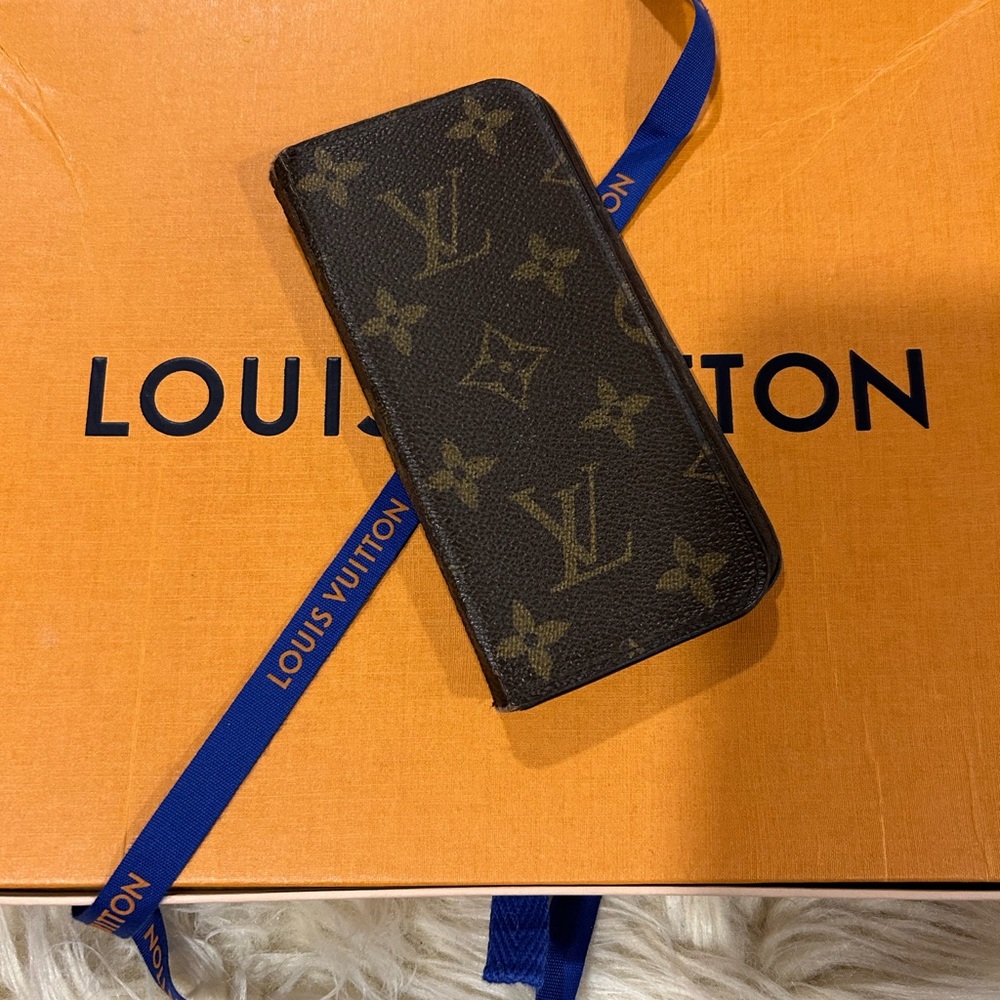 Louis Vuitton Monogram Canvas iPhone 8 Folio